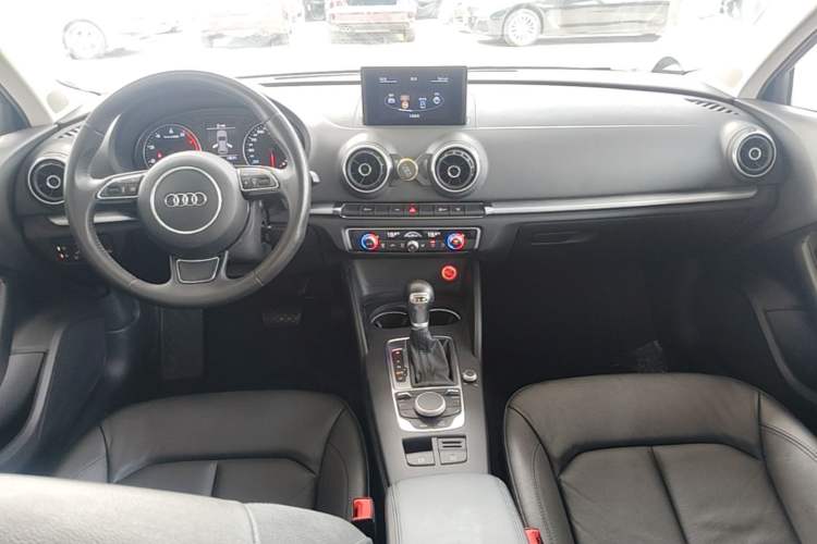 Used Audi A3 2014 Sportback 35 TFSI Automatic Comfort Model Center Console
