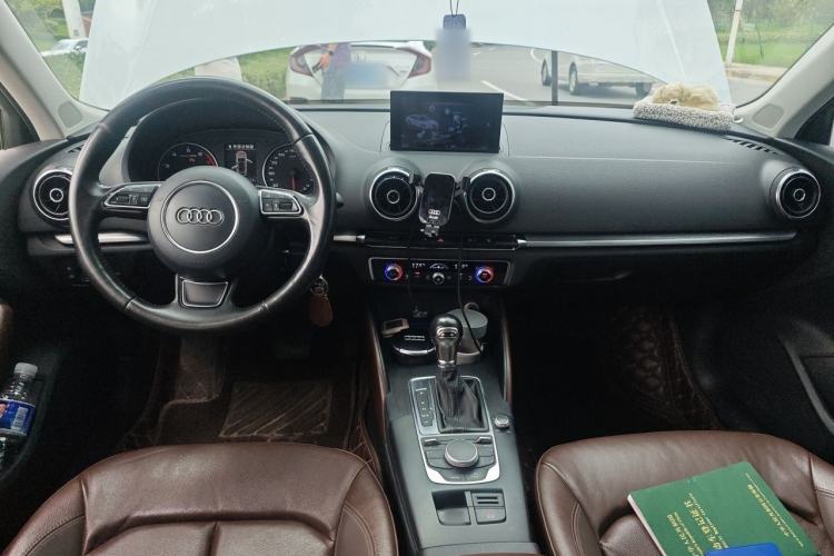 Used Audi A3 2014 Sportback 35 TFSI Automatic Comfort Model Center Console