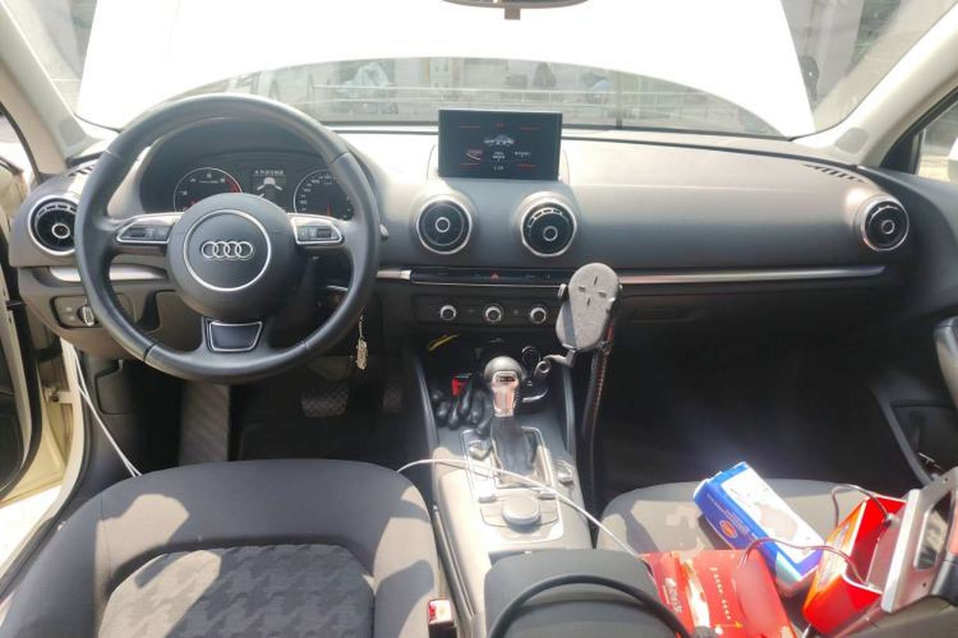 Used Audi A3 2014 Limousine 35 TFSI Automatic Advanced Model Center Console