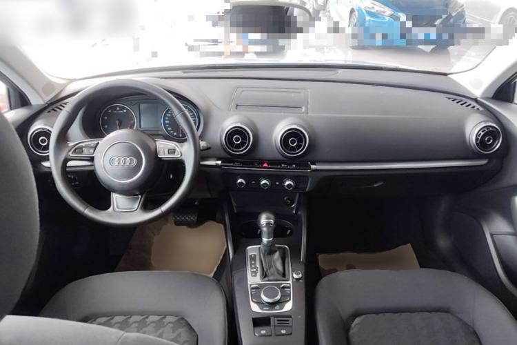 Used Audi A3 2014 Sportback 35 TFSI Automatic Style Edition Center Console