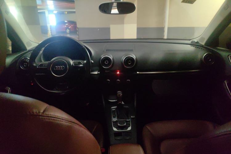 Used Audi A3 2014 Sportback 35 TFSI Automatic Style Edition Center Console