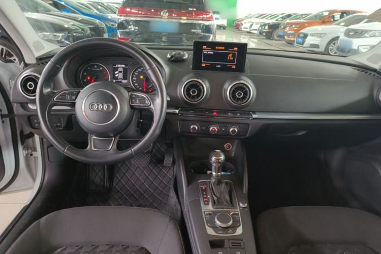 Used Audi A3 2014 Sportback 35 TFSI Automatic Style Edition Center Console