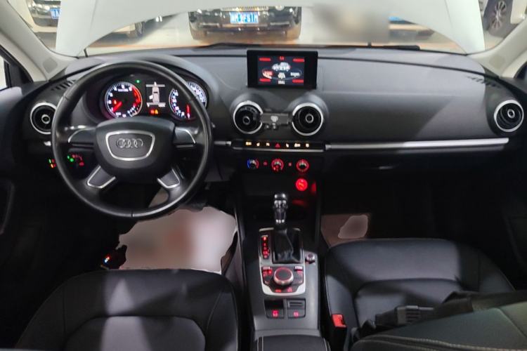 Used Audi A3 2014 Sportback 35 TFSI Automatic Ambition Edition Center Console