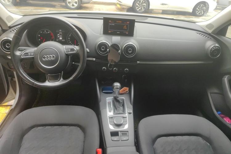 Used Audi A3 2014 Sportback 35 TFSI Automatic Style Edition Center Console