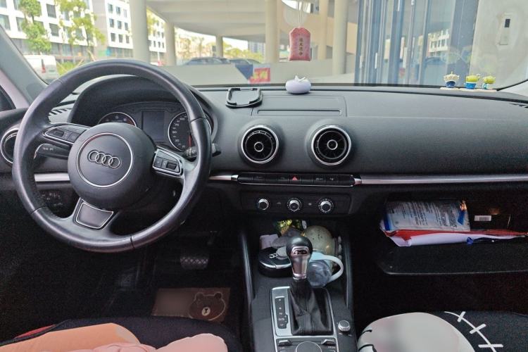 Used Audi A3 2014 Sportback 35 TFSI Automatic Style Edition Center Console