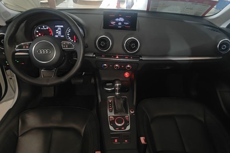 Used Audi A3 2014 Sportback 35 TFSI Automatic Style Edition Center Console