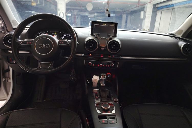Used Audi A3 2014 Sportback 40 TFSI S line Comfort Model Center Console