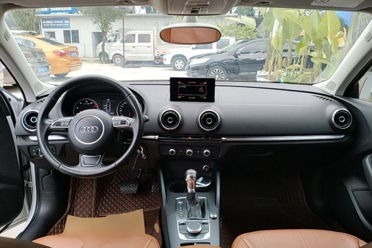 Used Audi A3 2014 Sportback 35 TFSI Automatic Style Edition Center Console