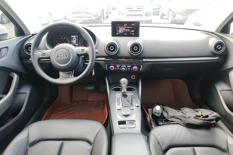 Used Audi A3 2014 Sportback 35 TFSI Automatic Comfort Model Center Console
