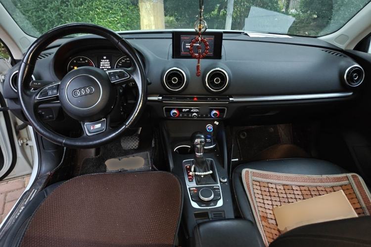 Used Audi A3 2014 Sportback 35 TFSI Automatic Comfort Model Center Console