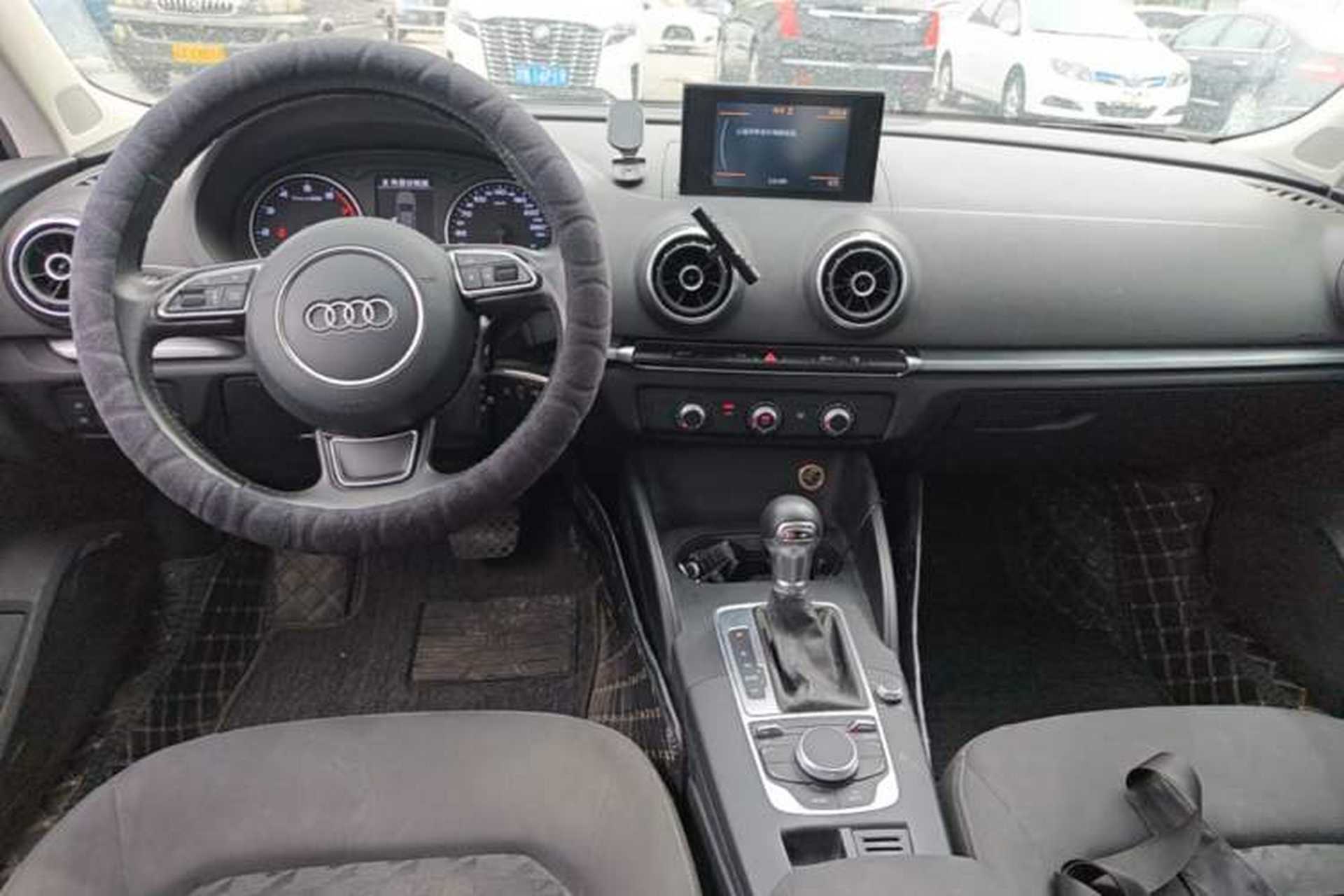 Used Audi A3 2014 Sportback 35 TFSI Automatic Style Edition Center Console