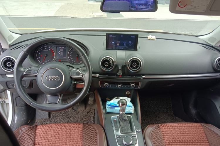 Used Audi A3 2014 Sportback 35 TFSI Automatic Comfort Model Center Console