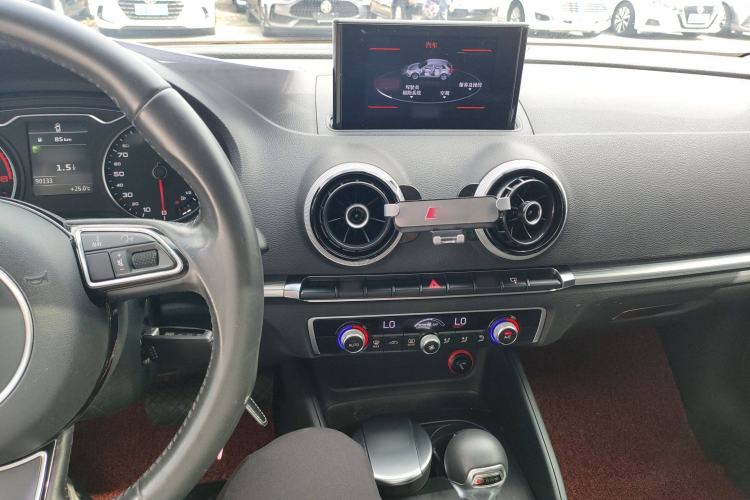 Used Audi A3 2014 Sportback 40 TFSI S line Comfort Model Center Console