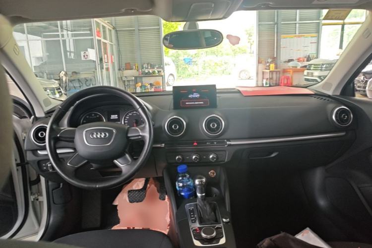 Used Audi A3 2014 Sportback 35 TFSI Automatic Ambition Edition Center Console