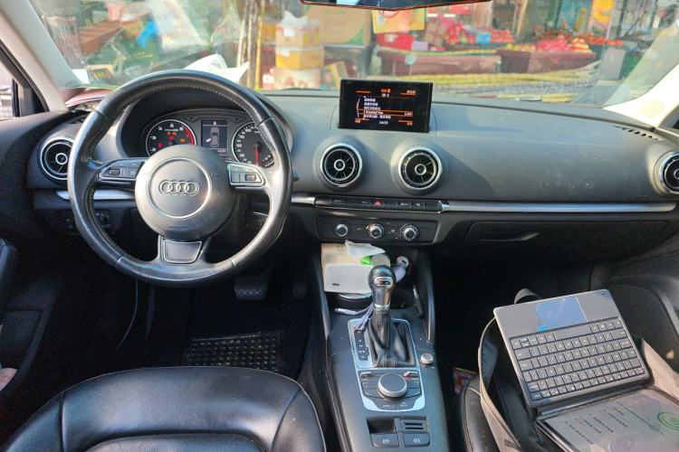 Used Audi A3 2014 Sportback 35 TFSI Automatic Style Edition Center Console