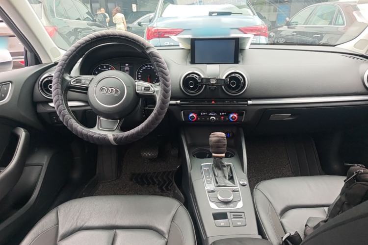 Used Audi A3 2014 Sportback 35 TFSI Automatic Comfort Model Center Console
