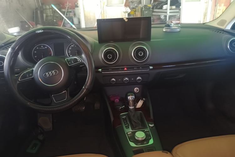 Used Audi A3 2014 Sportback 35 TFSI Automatic Style Edition Center Console