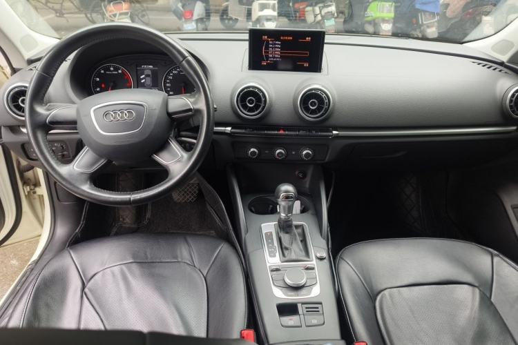 Used Audi A3 2014 Sportback 35 TFSI Automatic Ambition Edition Center Console