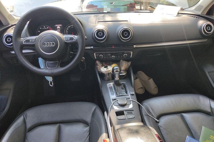 Used Audi A3 2014 Limousine 35 TFSI Automatic Comfort Model Center Console