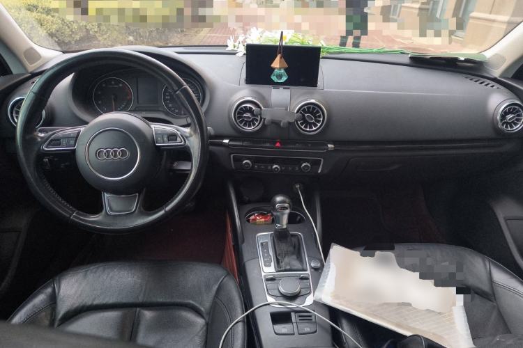 Used Audi A3 2014 Limousine 35 TFSI Automatic Comfort Model Center Console