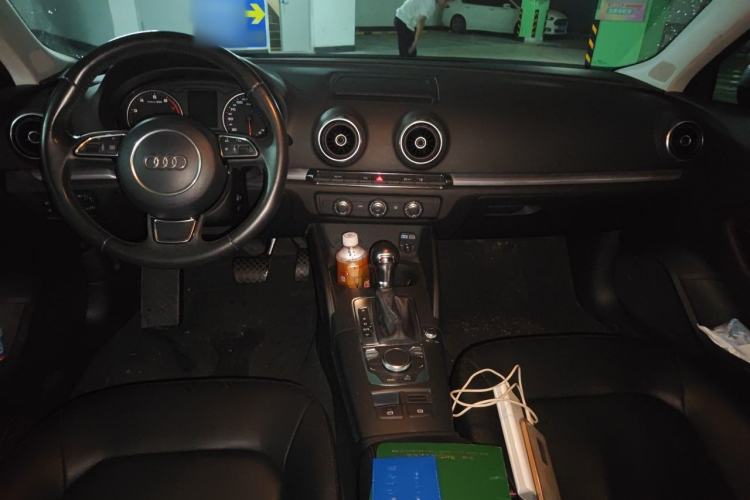 Used Audi A3 2014 Sportback 35 TFSI Automatic Style Edition Center Console