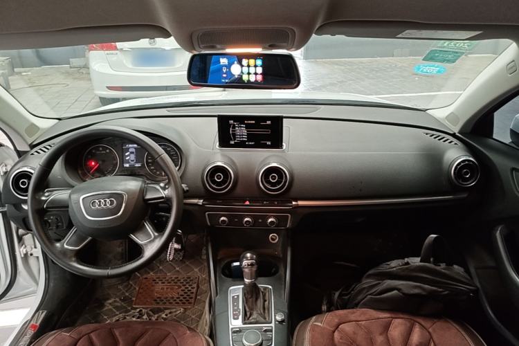 Used Audi A3 2014 Limousine 35 TFSI Automatic Advanced Model Center Console