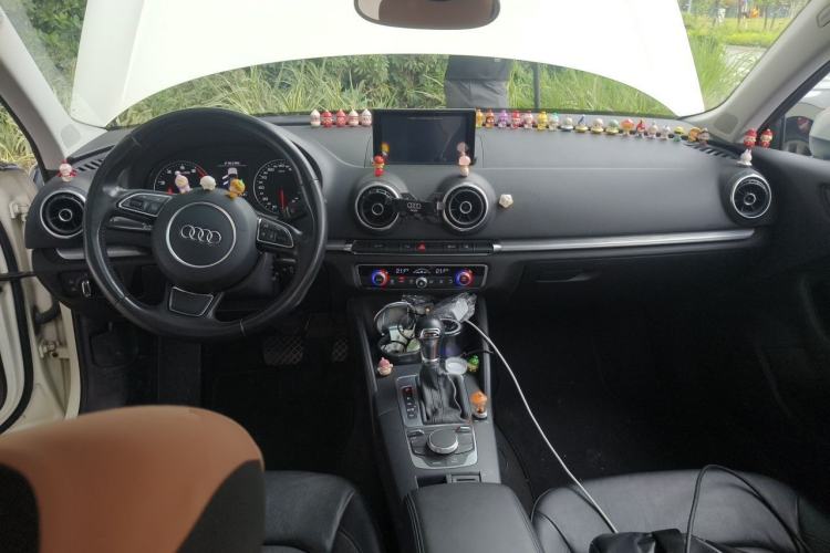 Used Audi A3 2014 Sportback 35 TFSI Automatic Comfort Model Center Console