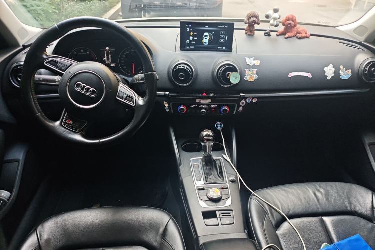 Used Audi A3 2014 Sportback 35 TFSI Automatic Comfort Model Center Console