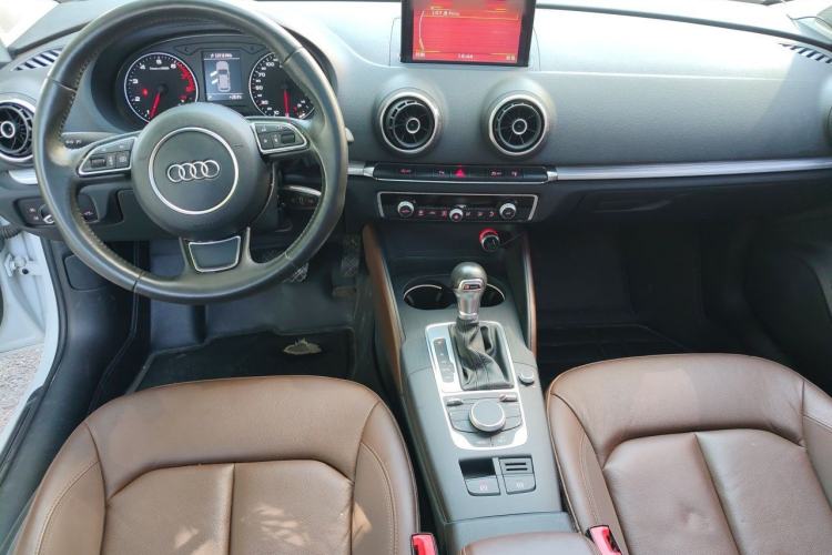Used Audi A3 2014 Sportback 35 TFSI Automatic Comfort Model Center Console