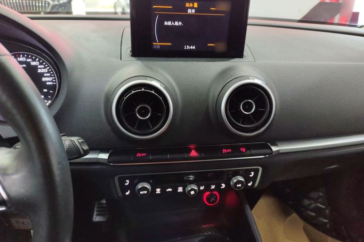 Used Audi A3 2014 Sportback 35 TFSI Automatic Ambition Edition Center Console