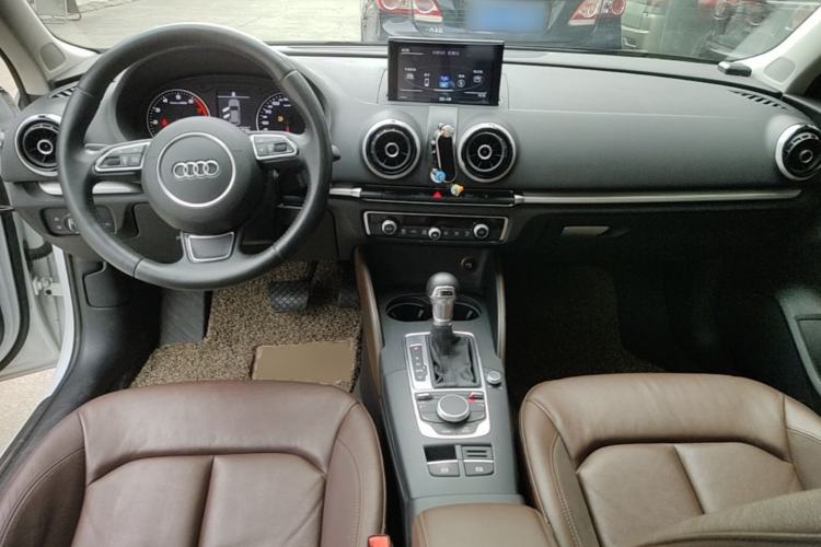 Used Audi A3 2014 Sportback 35 TFSI Automatic Comfort Model Center Console