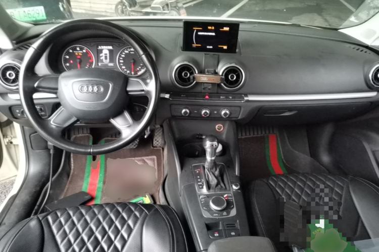 Used Audi A3 2014 Sportback 35 TFSI Automatic Ambition Edition Center Console