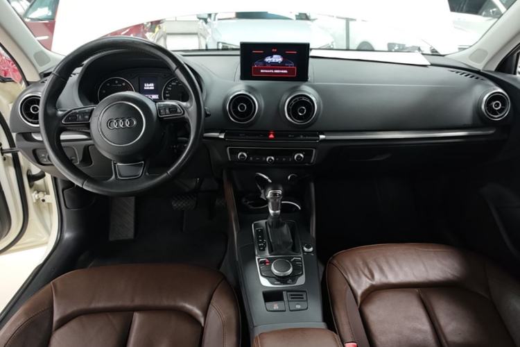 Used Audi A3 2014 Sportback 35 TFSI Automatic Comfort Model Center Console
