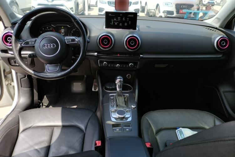 Used Audi A3 2014 Limousine 40 TFSI S line Luxury Model Center Console