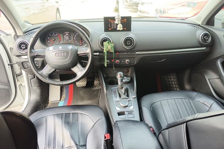 Used Audi A3 2014 Sportback 35 TFSI Automatic Ambition Edition Center Console