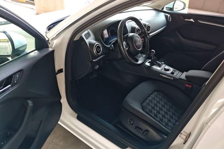 Used Audi A3 2014 Sportback 35 TFSI Automatic Style Edition Driver Seat