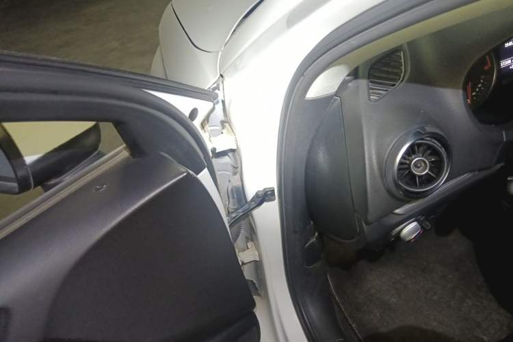 Used Audi A3 2014 Limousine 35 TFSI Automatic Comfort Model Driver Seat