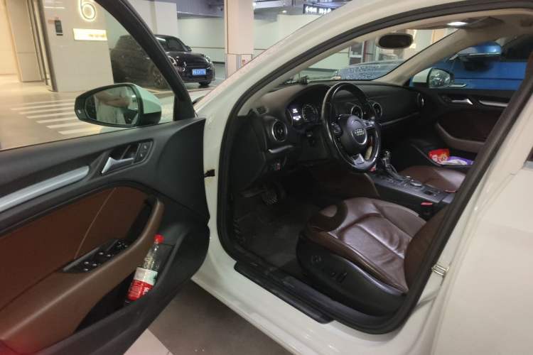 Used Audi A3 2014 Limousine 35 TFSI Automatic Comfort Model Driver Seat