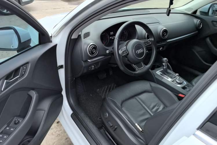 Used Audi A3 2014 Sportback 35 TFSI Automatic Comfort Model Driver Seat