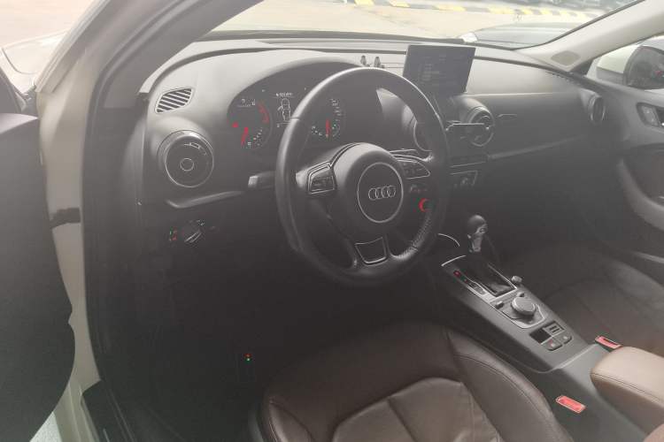 Used Audi A3 2014 Sportback 35 TFSI Automatic Comfort Model Driver Seat