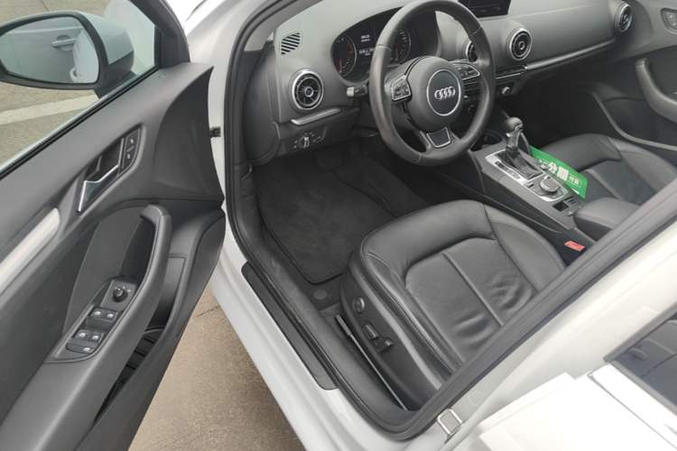 Used Audi A3 2014 Limousine 35 TFSI Automatic Comfort Model Driver Seat