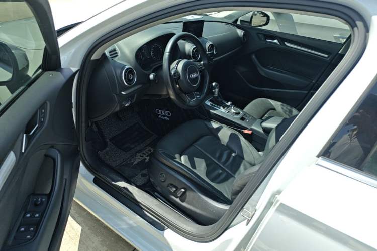 Used Audi A3 2014 Limousine 35 TFSI Automatic Comfort Model Driver Seat