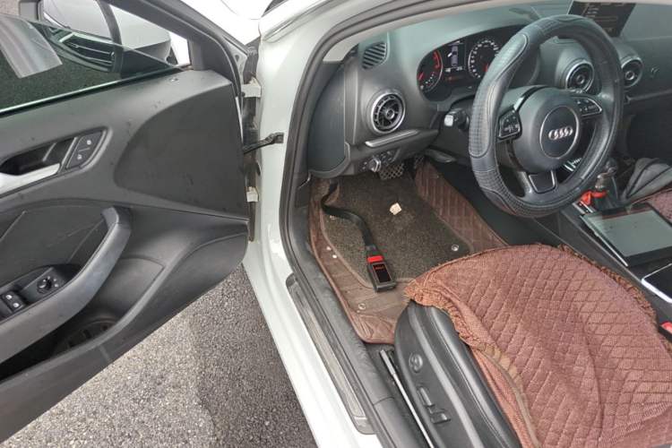 Used Audi A3 2014 Sportback 35 TFSI Automatic Style Edition Driver Seat