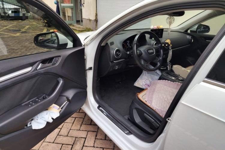 Used Audi A3 2014 Sportback 35 TFSI Automatic Ambition Edition Driver Seat