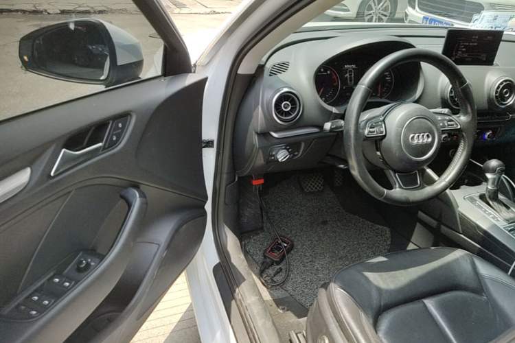 Used Audi A3 2014 Sportback 35 TFSI Automatic Comfort Model Driver Seat
