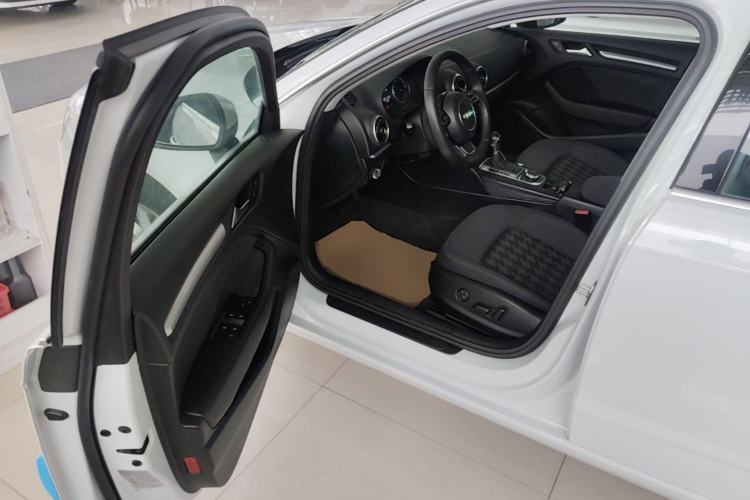 Used Audi A3 2014 Sportback 35 TFSI Automatic Style Edition Driver Seat