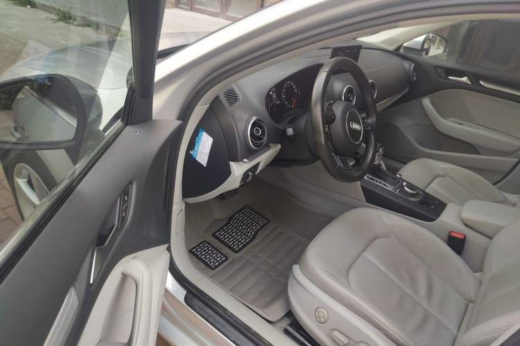 Used Audi A3 2014 Limousine 35 TFSI Automatic Comfort Model Driver Seat