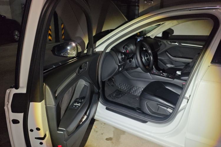 Used Audi A3 2014 Sportback 35 TFSI Automatic Ambition Edition Driver Seat