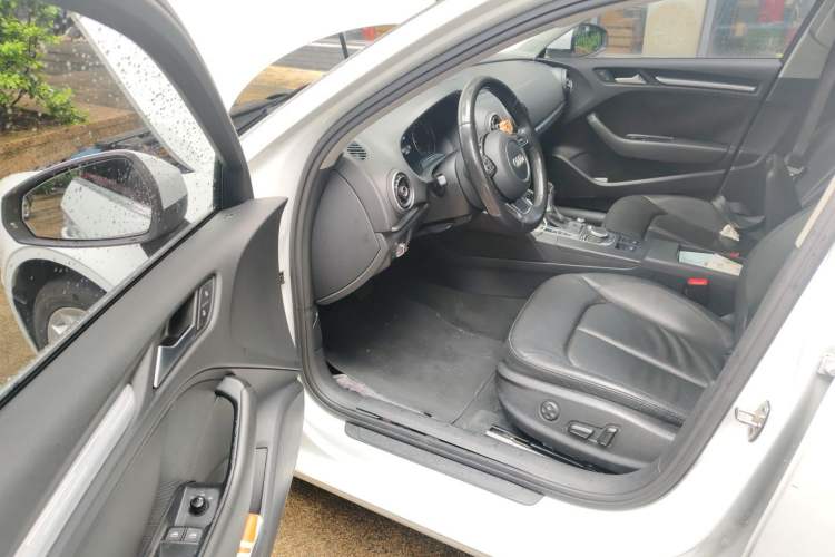 Used Audi A3 2014 Limousine 35 TFSI Automatic Comfort Model Driver Seat