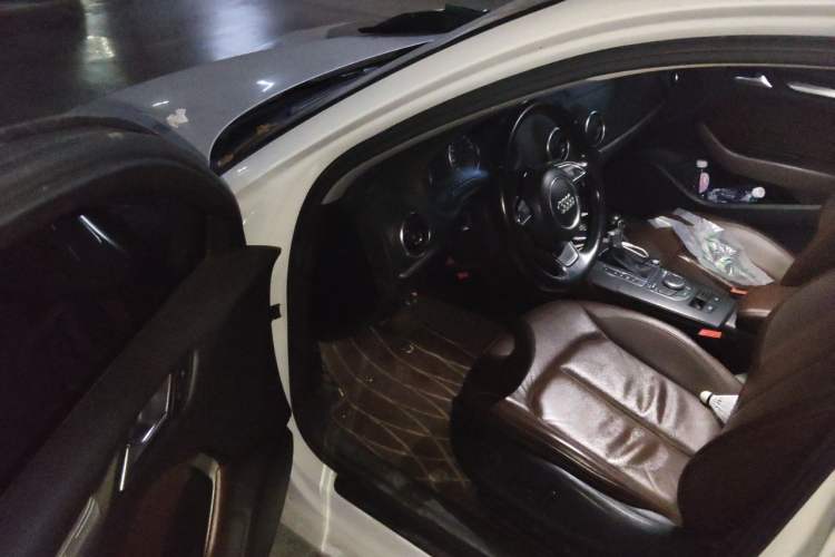 Used Audi A3 2014 Limousine 35 TFSI Automatic Comfort Model Driver Seat